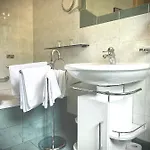 ألبين ريزيدانس 4*