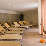 ألبين ريزيدانس فندق