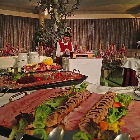 Alpen Hotel 4*