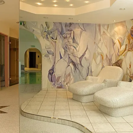 Alpen Hotel 4*
